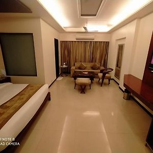 Kyriad Hotel Indore By Othpl